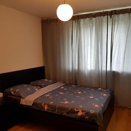 Mirrorroom Pl Citycenter * ワルシャワ